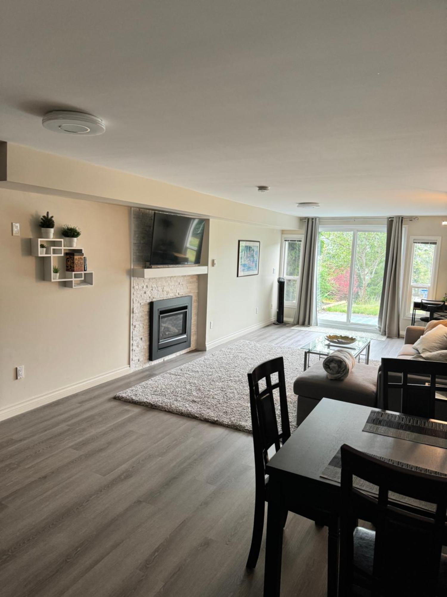 Bright Private Suite Near Departure Bay Beach ننيمو المظهر الخارجي الصورة
